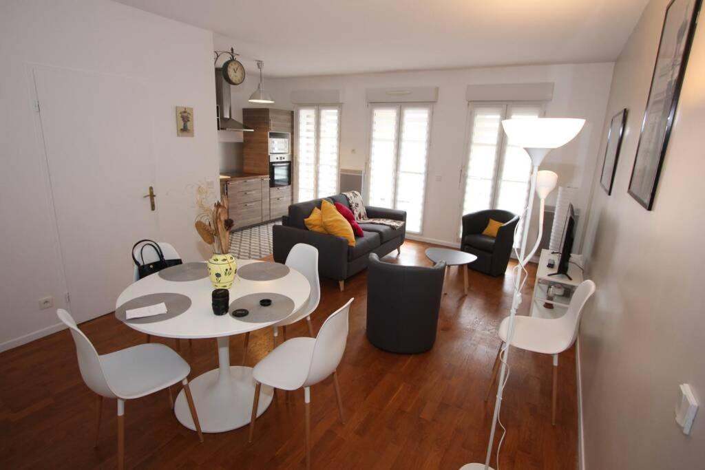 Sloan Square Apartment Bmyguest Serris Dış mekan fotoğraf