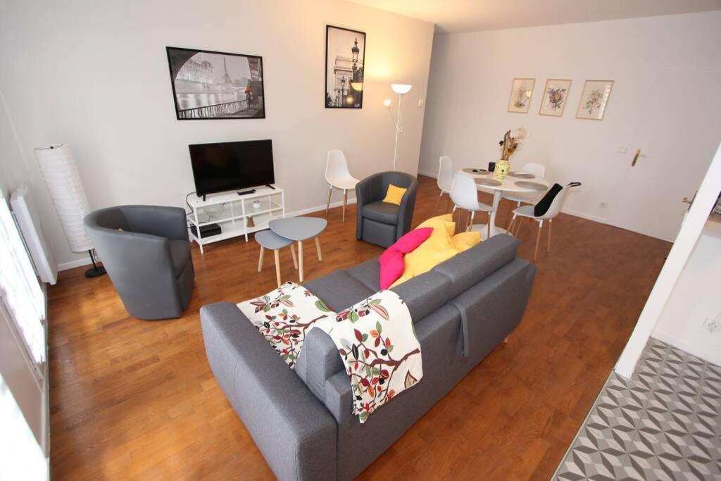 Sloan Square Apartment Bmyguest Serris Dış mekan fotoğraf